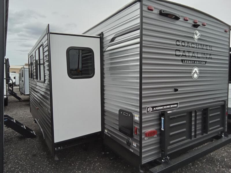 2025 Coachmen 2025 Coachmen Catalina Legacy Edition - thumbnail 5