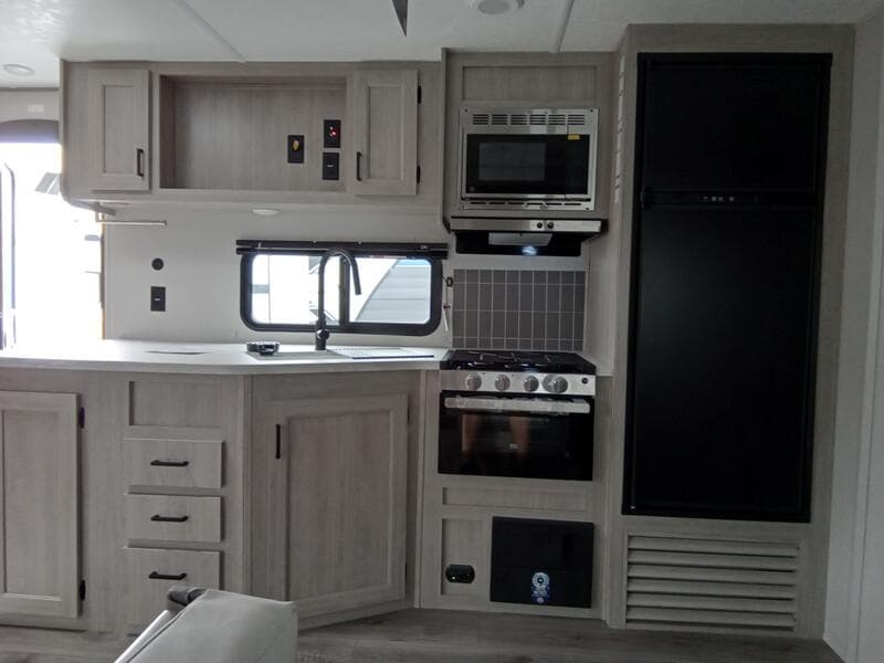 2025 Coachmen 2025 Coachmen Catalina Legacy Edition - thumbnail 19