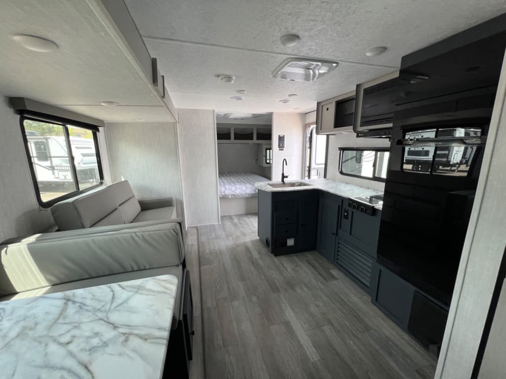 2025 Coachmen 2025 Coachmen Apex X Series - thumbnail 7