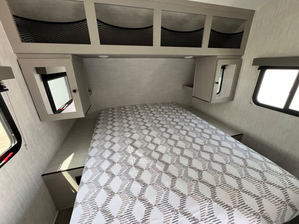 2025 Coachmen 2025 Coachmen Apex X Series - thumbnail 8