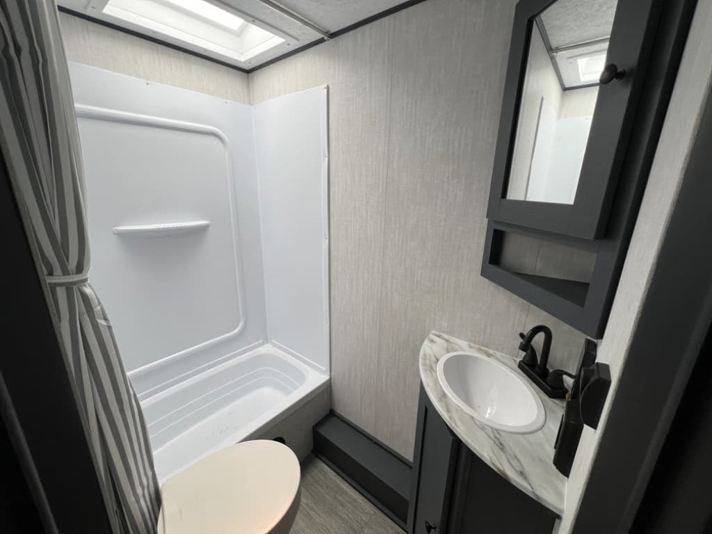 2025 Coachmen 2025 Coachmen Apex X Series - thumbnail 11