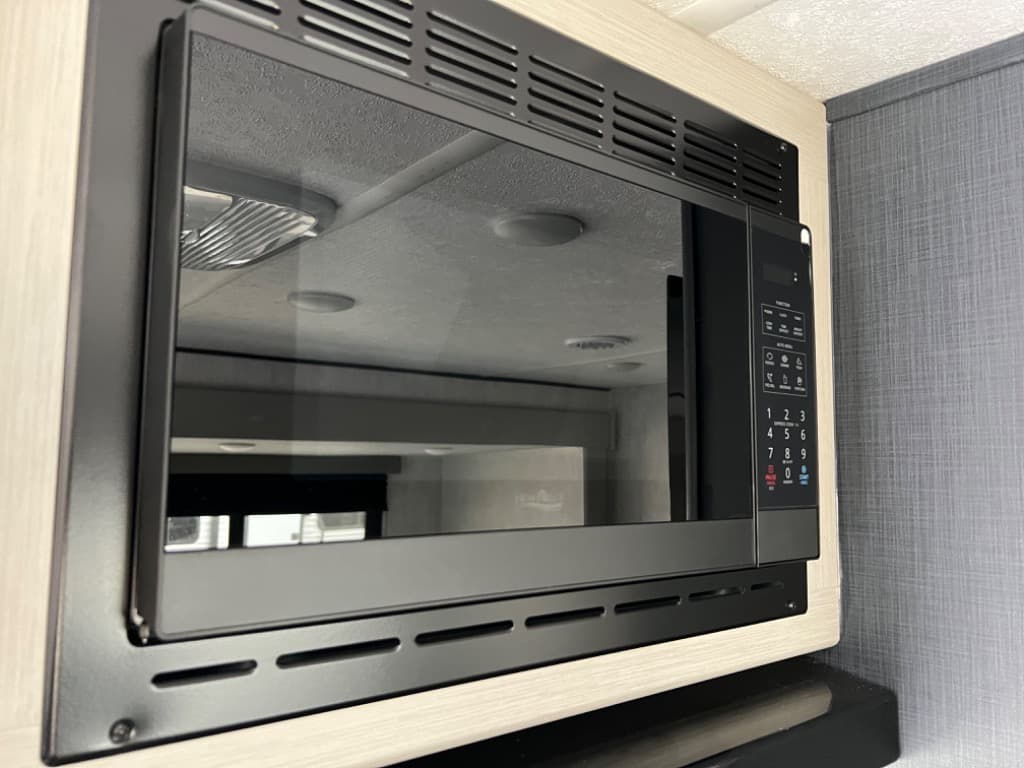 2025 Coachmen 2025 Coachmen Apex X Series - thumbnail 14