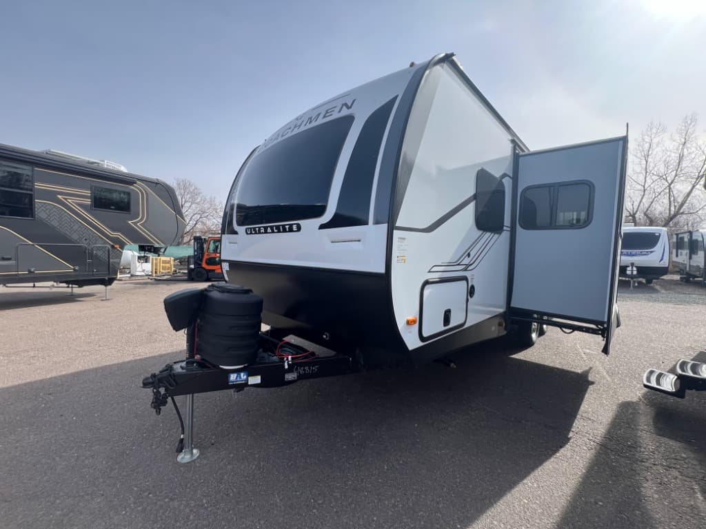 2025 Coachmen 2025 Coachmen Apex Ultra-Lite - thumbnail 3