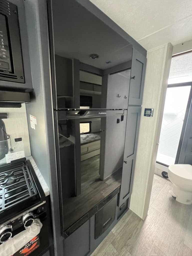 2025 Coachmen 2025 Coachmen Apex Ultra-Lite - thumbnail 13