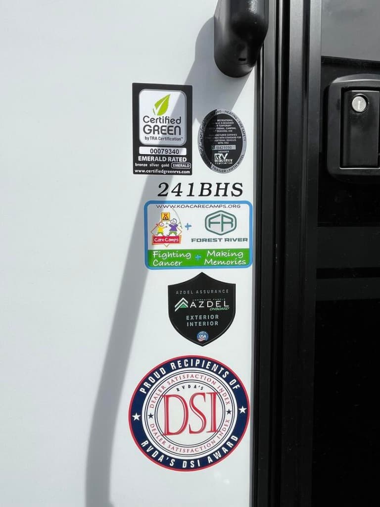 2025 Coachmen 2025 Coachmen Apex Ultra-Lite - thumbnail 6