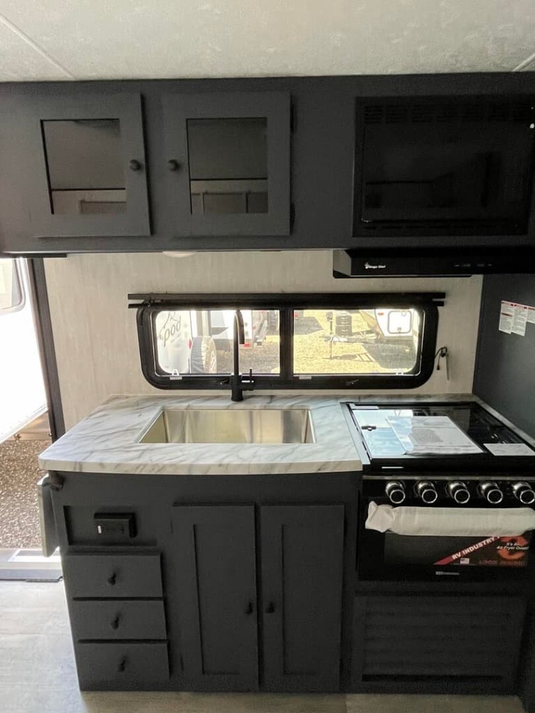 2025 Coachmen 2025 Coachmen Apex Ultra-Lite - thumbnail 12