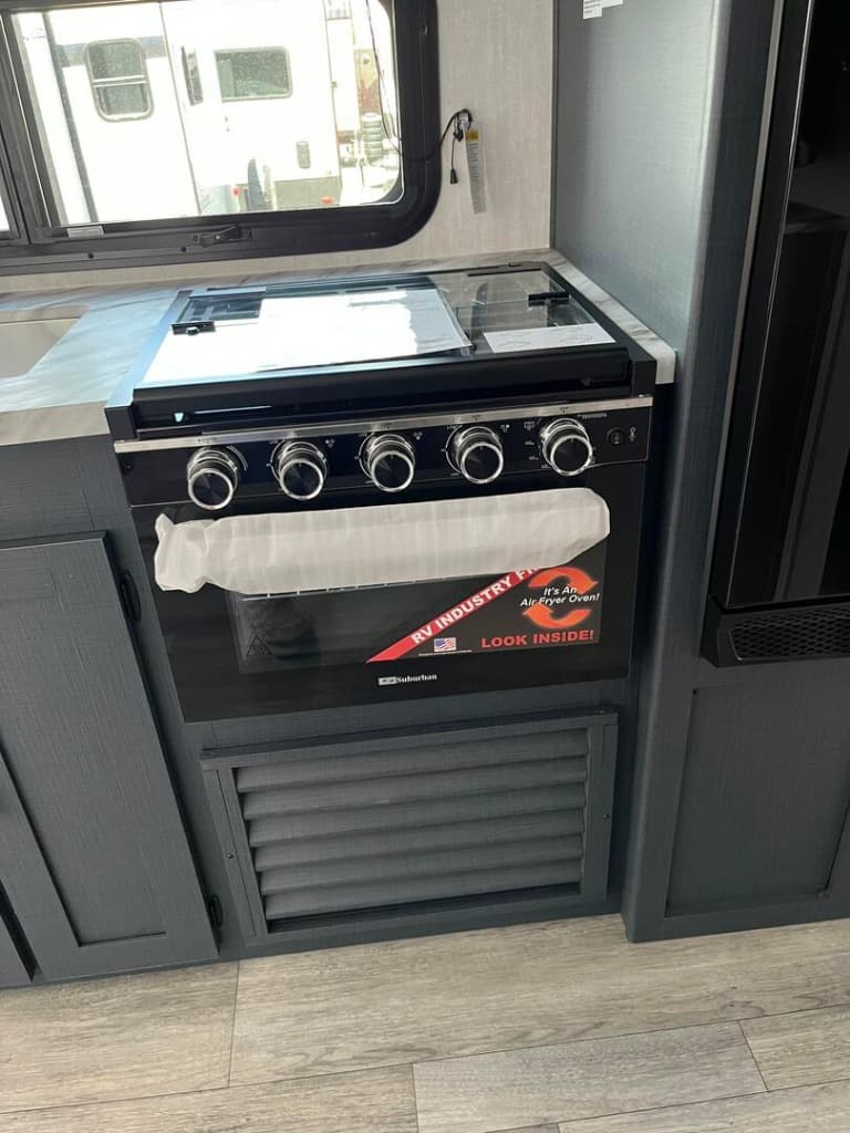 2025 Coachmen 2025 Coachmen Apex Ultra-Lite - thumbnail 14