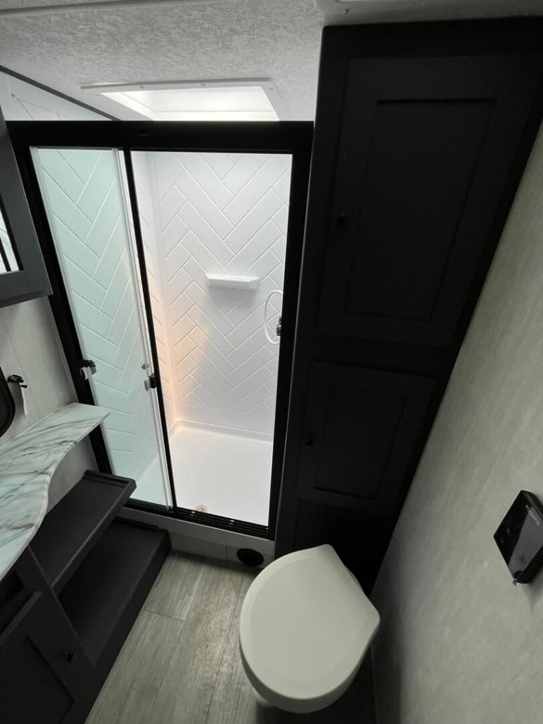 2025 Coachmen 2025 Coachmen Apex Ultra-Lite - thumbnail 22