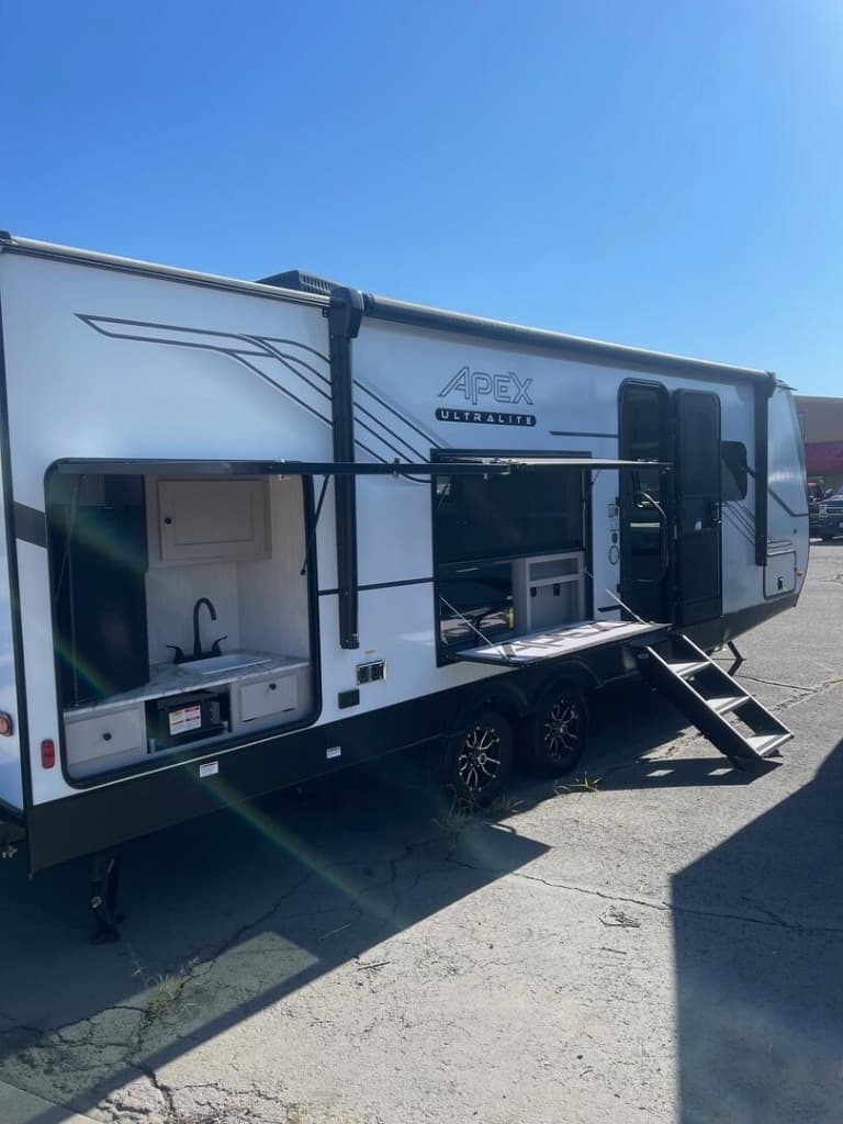 2025 Coachmen 2025 Coachmen Apex Ultra-Lite - thumbnail 6