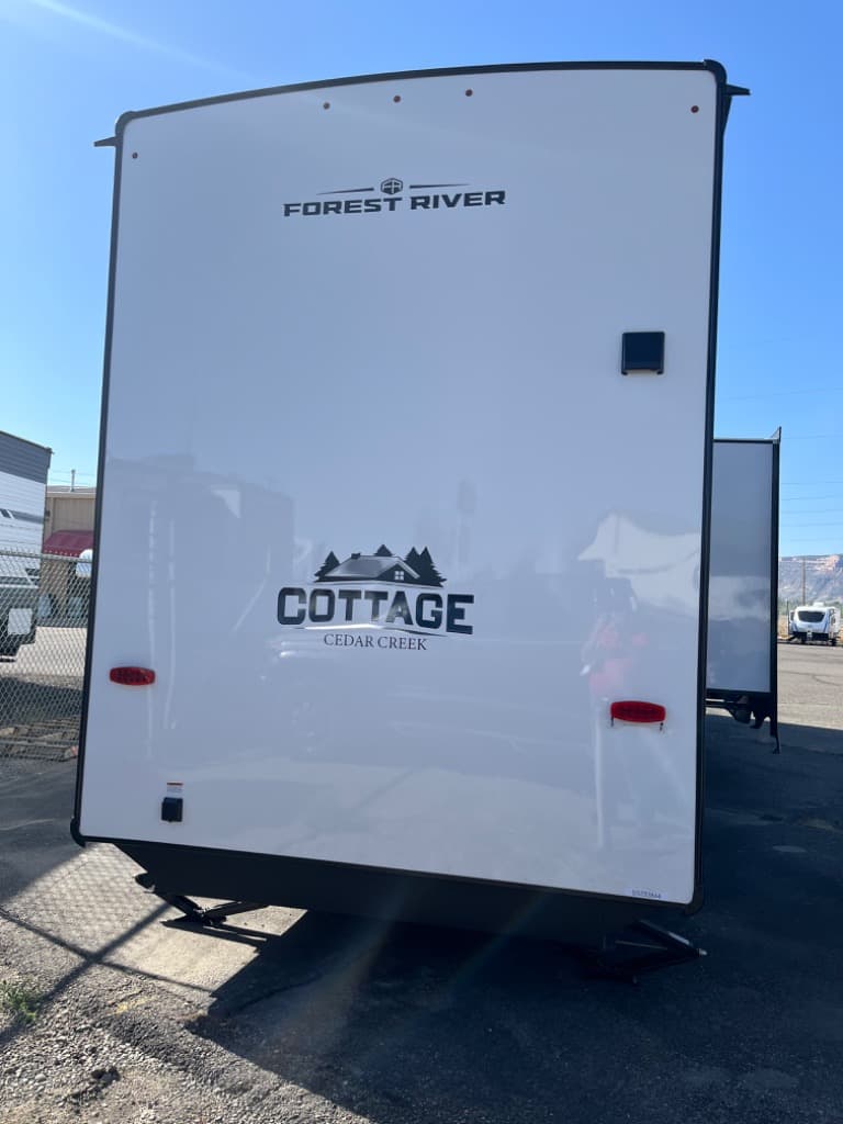 2025 Forest River 2025 Forest River Cedar Creek Cottage - thumbnail 4