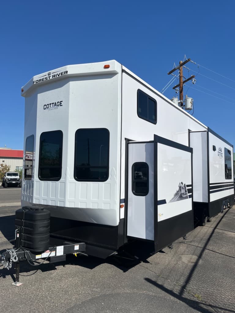 2025 Forest River 2025 Forest River Cedar Creek Cottage - thumbnail 6