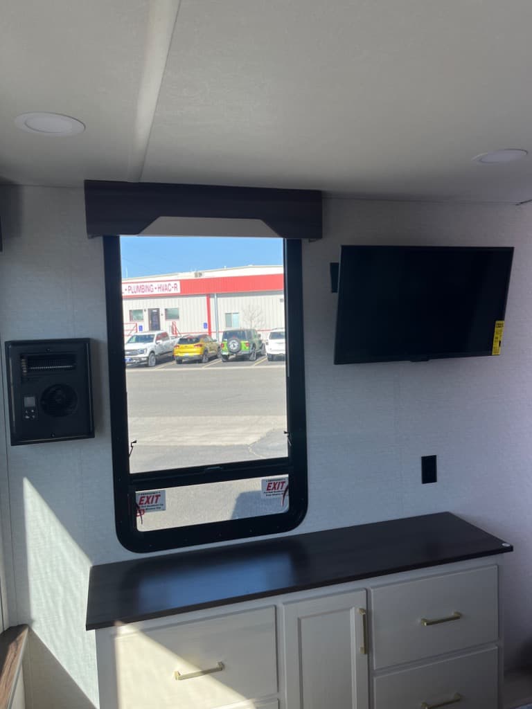 2025 Forest River 2025 Forest River Cedar Creek Cottage - thumbnail 9