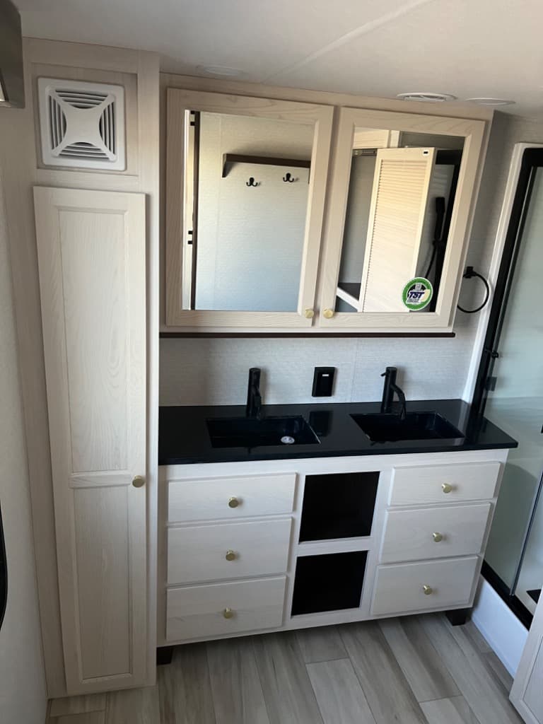 2025 Forest River 2025 Forest River Cedar Creek Cottage - thumbnail 22