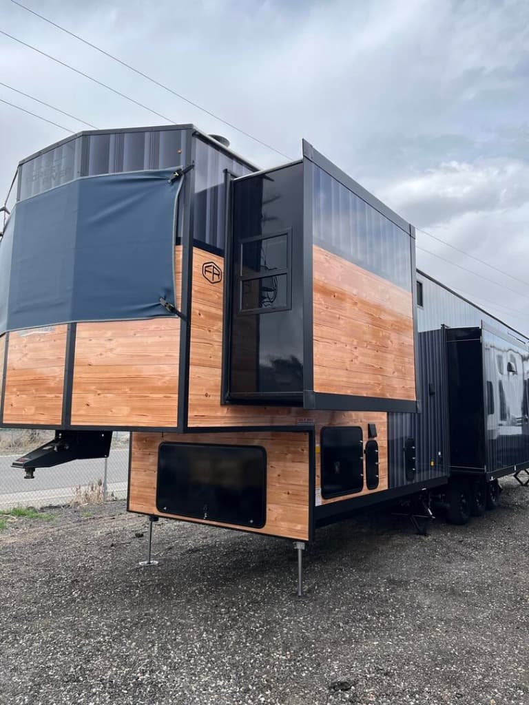 2025 Forest River 2025 Forest River Cedar Creek Destination - thumbnail 2