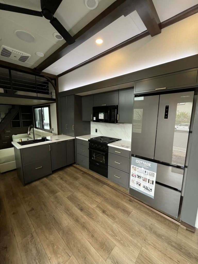 2025 Forest River 2025 Forest River Cedar Creek Destination - thumbnail 9