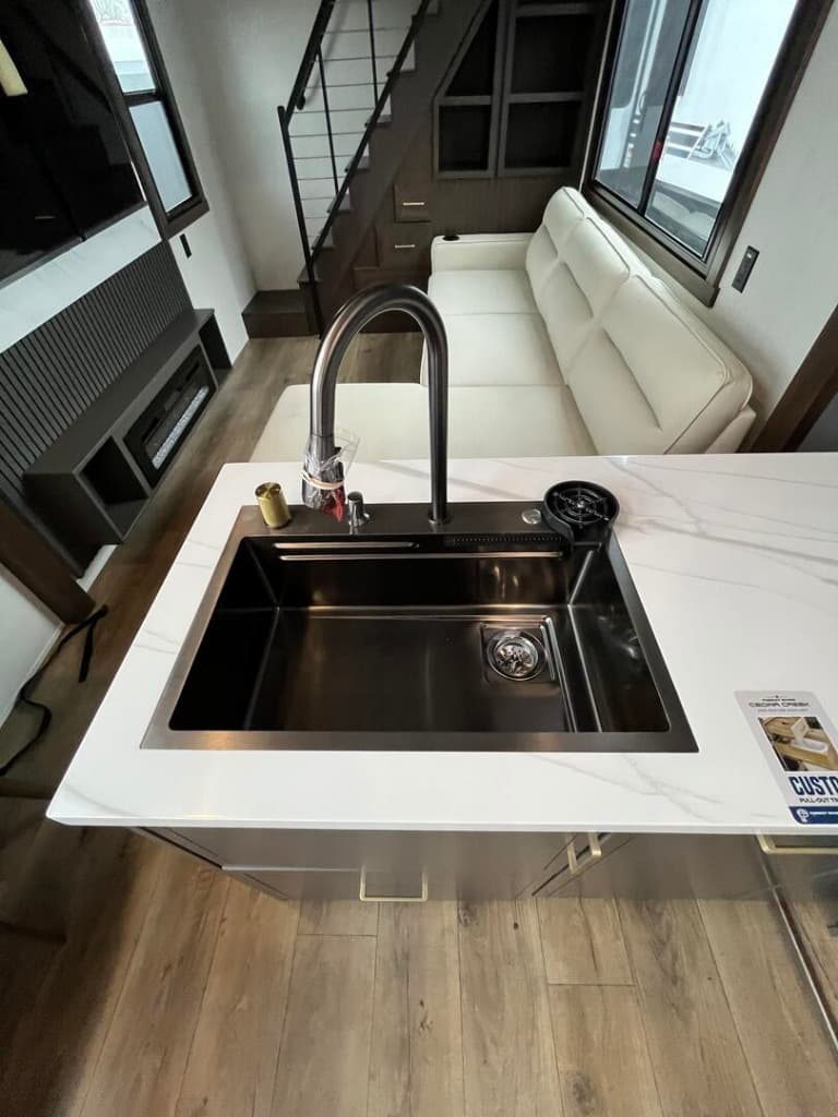 2025 Forest River 2025 Forest River Cedar Creek Destination - thumbnail 17