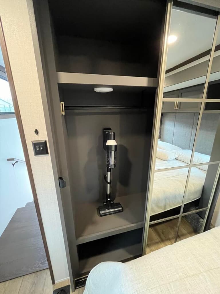 2025 Forest River 2025 Forest River Cedar Creek Destination - thumbnail 36