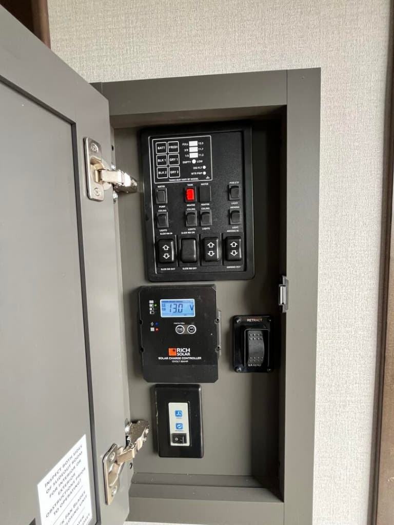 2025 Forest River 2025 Forest River Cedar Creek Destination - thumbnail 37