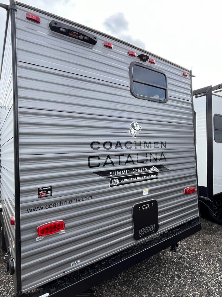 2025 Coachmen 2025 Coachmen Catalina Summit Series 7 - thumbnail 4