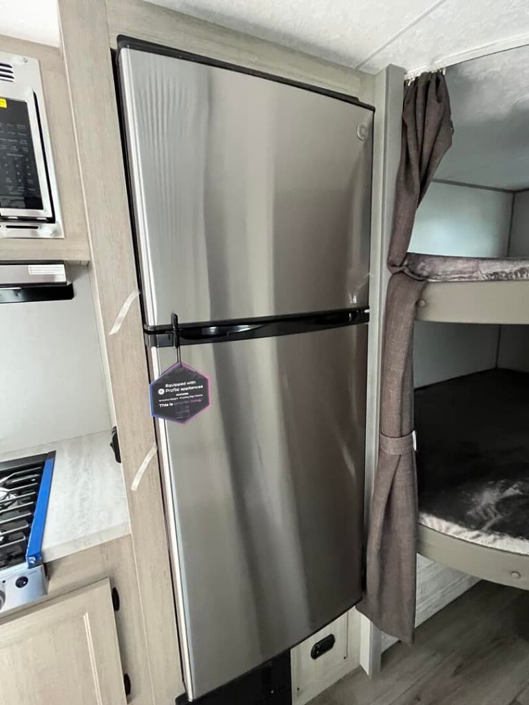 2025 Coachmen 2025 Coachmen Catalina Summit Series 7 - thumbnail 15