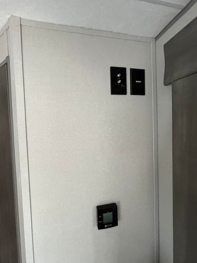 2025 Coachmen 2025 Coachmen Catalina Summit Series 7 - thumbnail 17