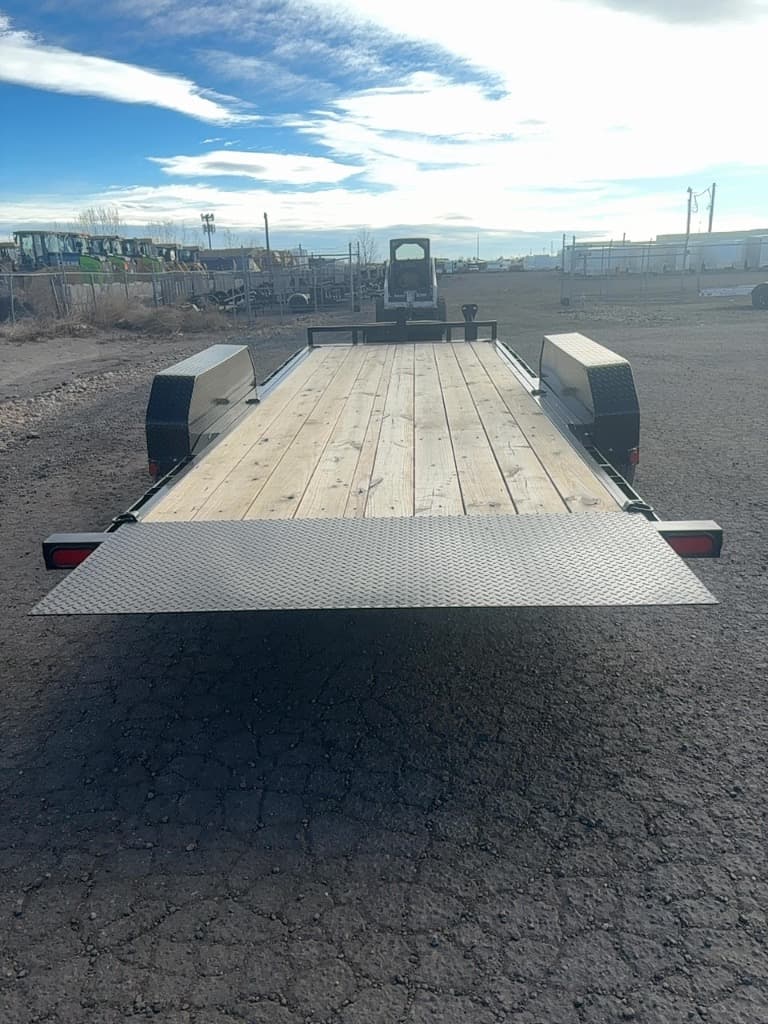 2026 PJ Trailers 2026 PJ Trailers Powered Full Tilt - thumbnail 8