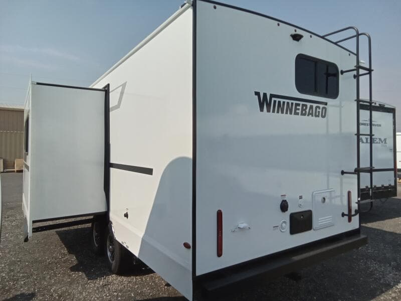 2026 Winnebago 2026 Winnebago Thrive - thumbnail 6