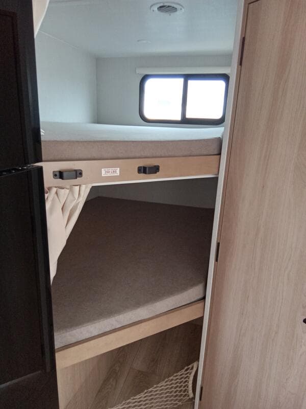 2026 Winnebago 2026 Winnebago Thrive - thumbnail 14