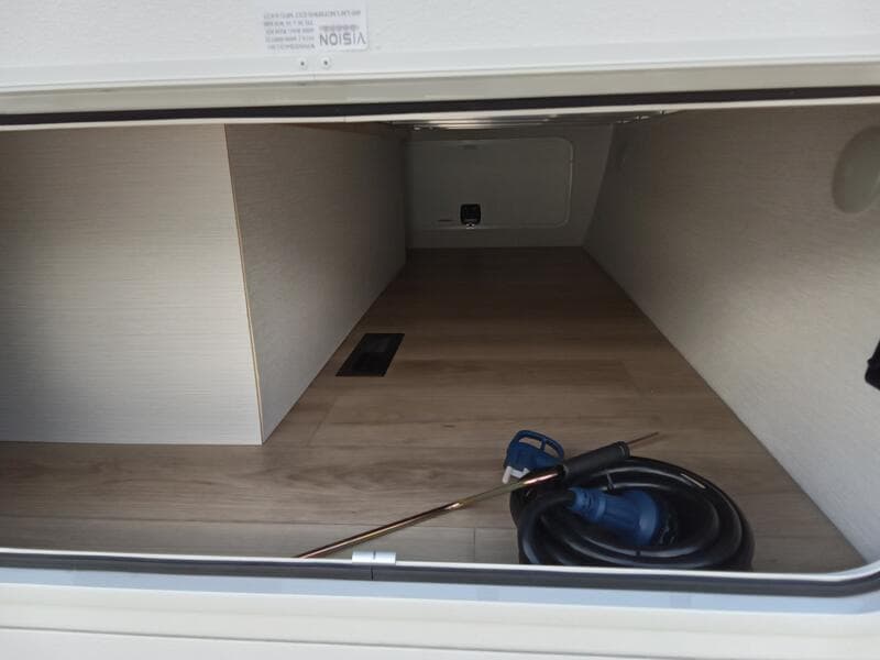 2026 Winnebago 2026 Winnebago Thrive - thumbnail 17