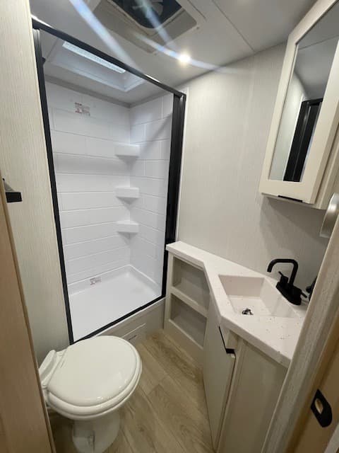 2026 Winnebago 2026 Winnebago Thrive - thumbnail 10