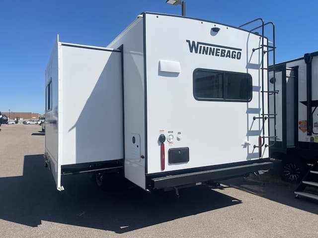 2026 Winnebago 2026 Winnebago Thrive - thumbnail 4