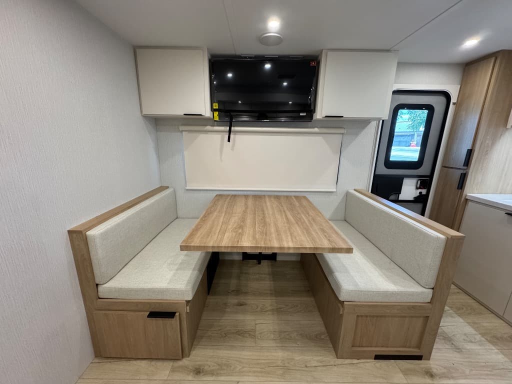 2026 Winnebago 2026 Winnebago Thrive - thumbnail 7