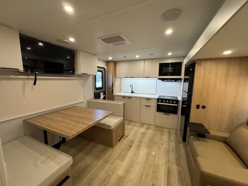 2026 Winnebago 2026 Winnebago Thrive - thumbnail 9