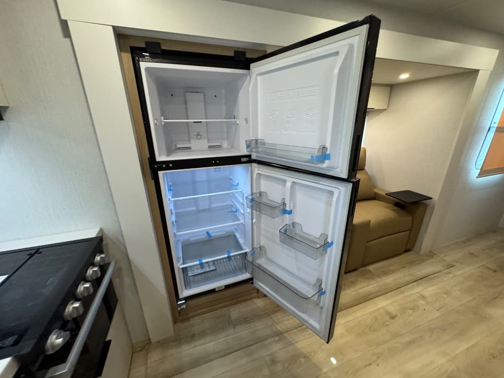 2026 Winnebago 2026 Winnebago Thrive - thumbnail 10