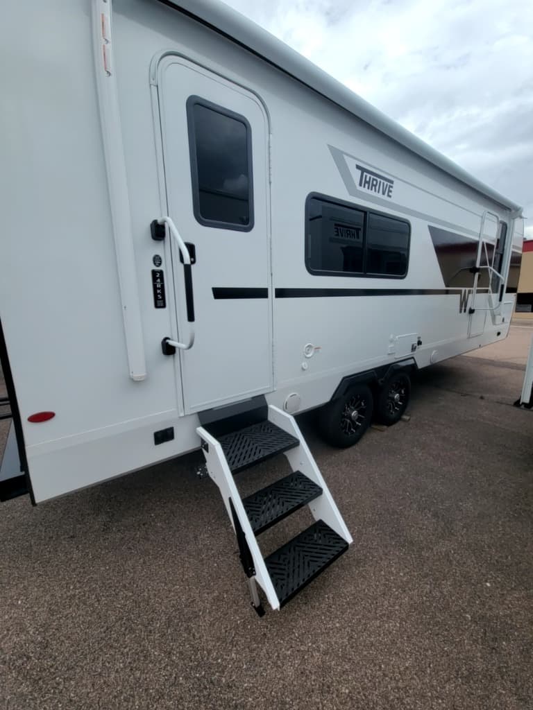 2026 Winnebago Thrive 24RKS