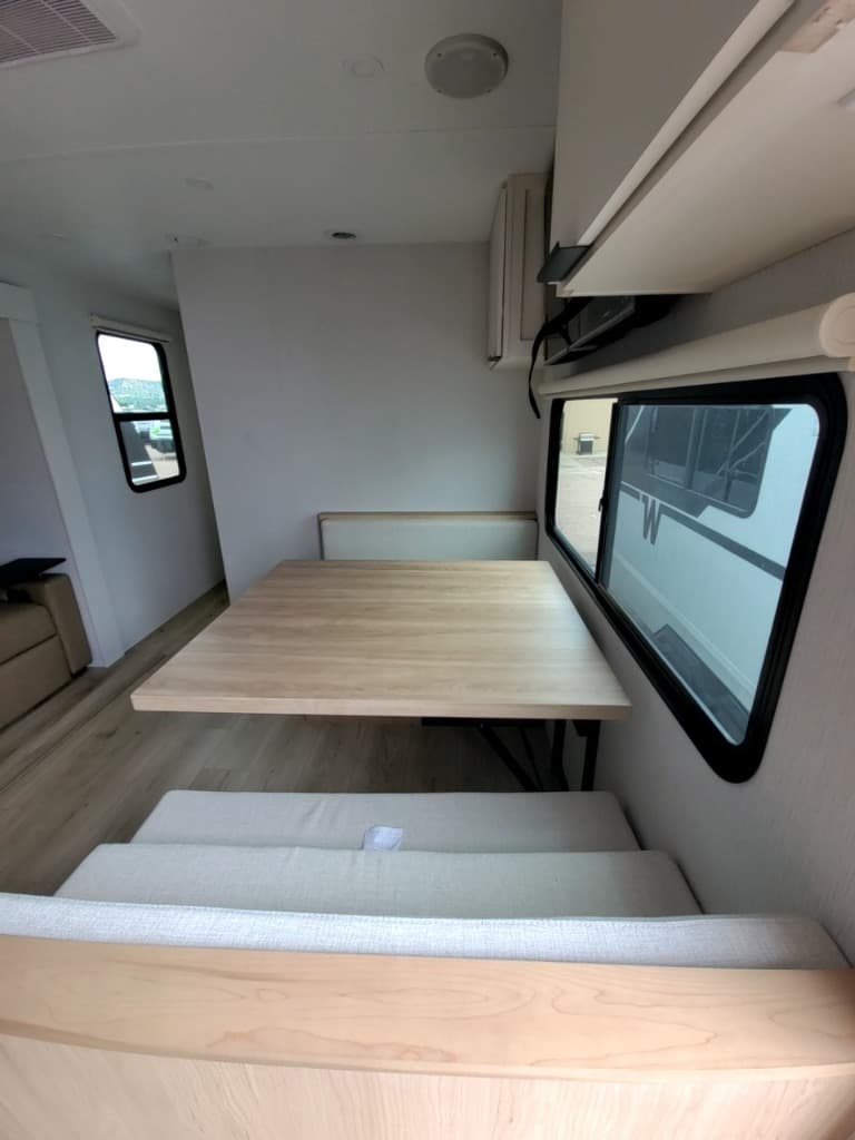 2026 Winnebago 2026 Winnebago Thrive - thumbnail 18