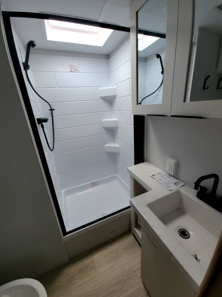 2026 Winnebago 2026 Winnebago Thrive - thumbnail 26