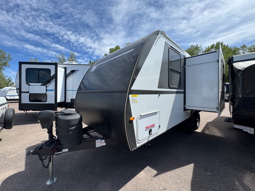 2026 Winnebago 2026 Winnebago Micro Minnie - thumbnail 3