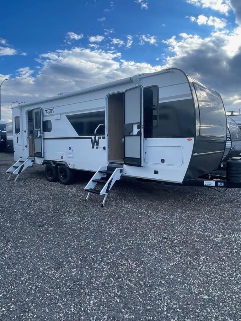 2026 Winnebago 2026 Winnebago Thrive - thumbnail 4