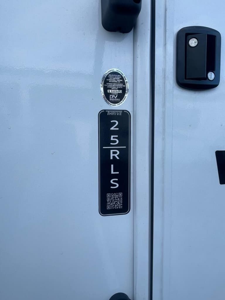 2026 Winnebago 2026 Winnebago Thrive - thumbnail 6