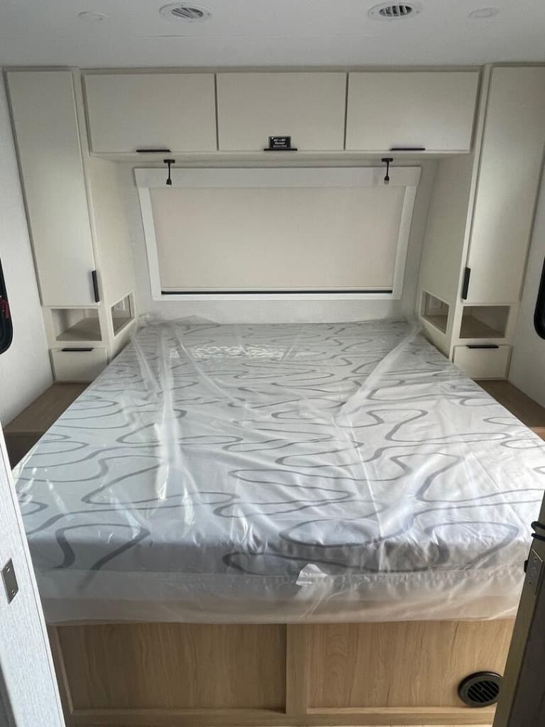 2026 Winnebago 2026 Winnebago Thrive - thumbnail 11