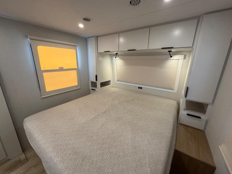 2026 Winnebago 2026 Winnebago Thrive - thumbnail 21