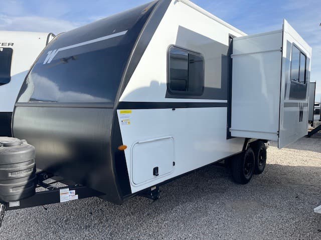 2026 Winnebago 2026 Winnebago Micro Minnie - thumbnail 3