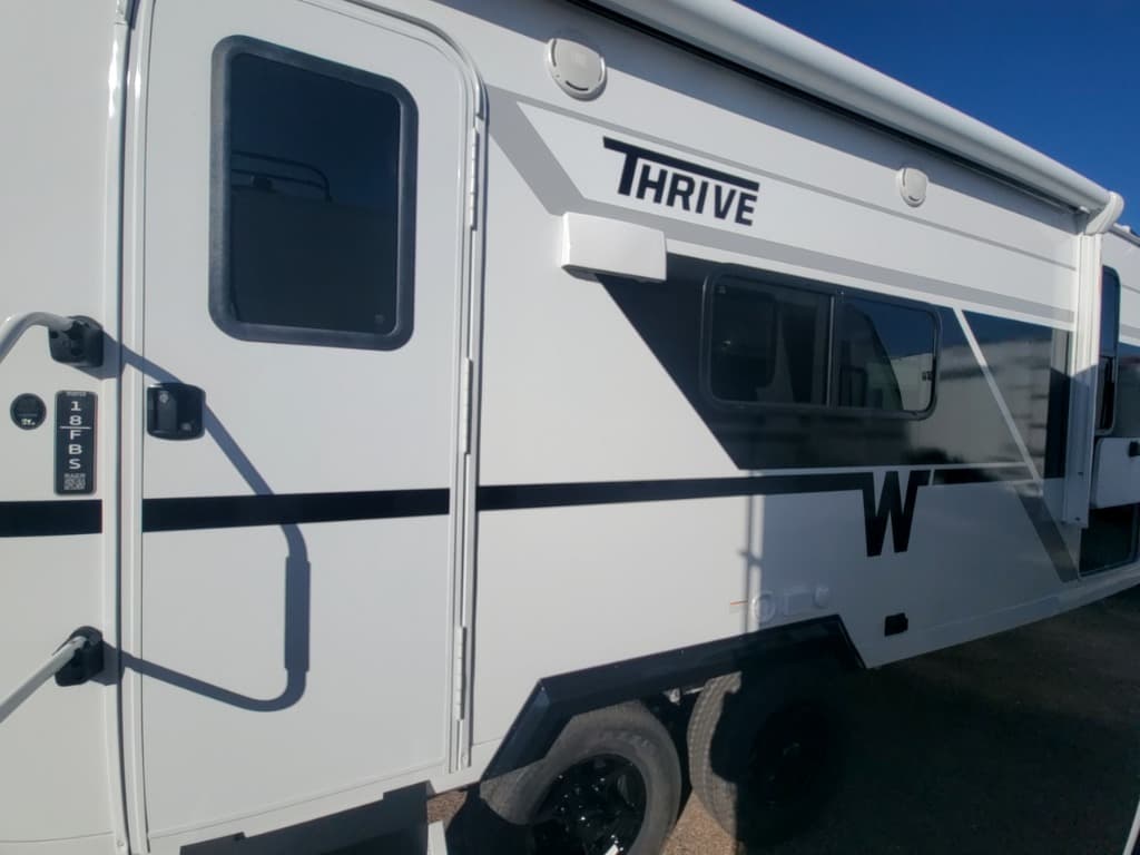 2026 Winnebago 2026 Winnebago Thrive - thumbnail 11
