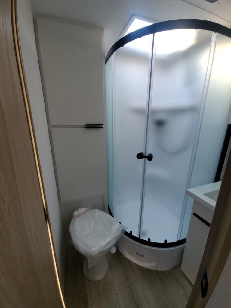 2026 Winnebago 2026 Winnebago Thrive - thumbnail 24