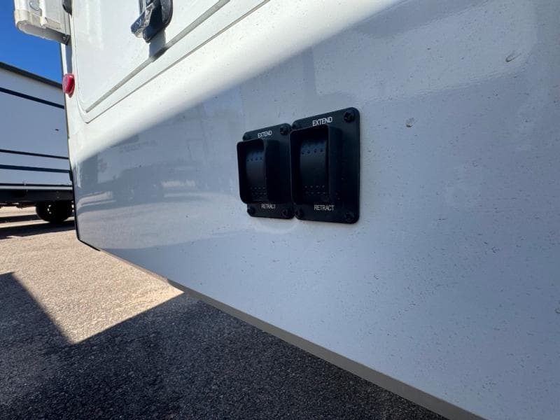 2026 Winnebago 2026 Winnebago Thrive - thumbnail 7