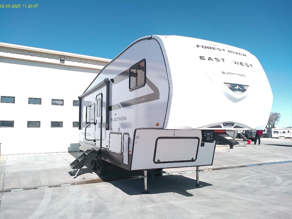 2026 East to West Blackthorn 229RK