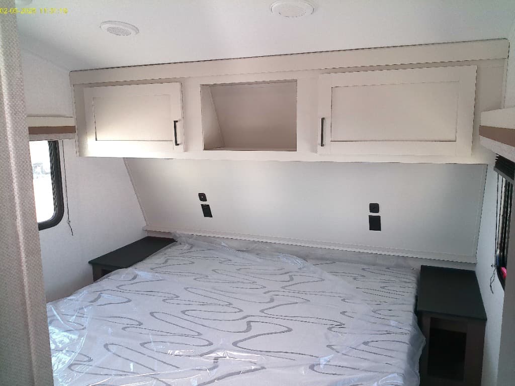 2026 East to West 2026 East to West Blackthorn - thumbnail 8