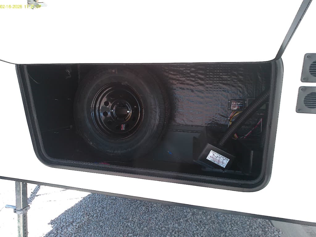 2026 EAST TO WEST 2026 EAST TO WEST Blackthorn - thumbnail 9