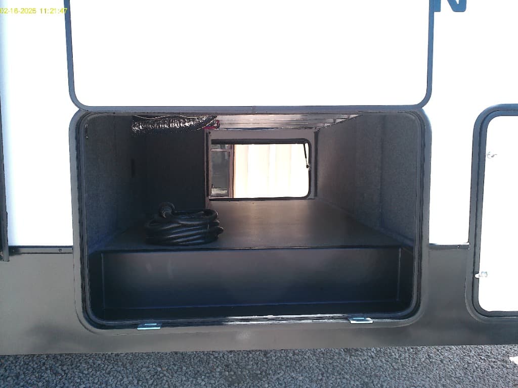 2026 EAST TO WEST 2026 EAST TO WEST Blackthorn - thumbnail 12